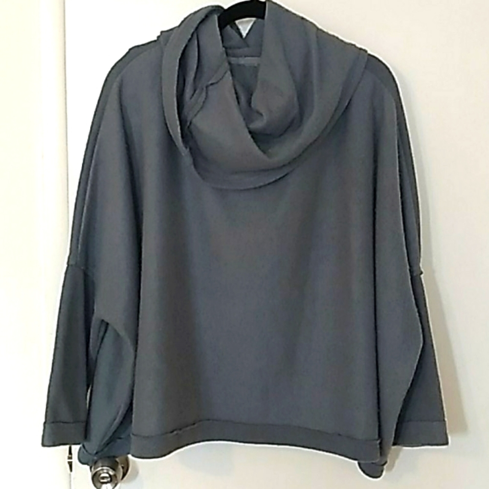 Free People Grey Capelet / Sweater / Poncho
